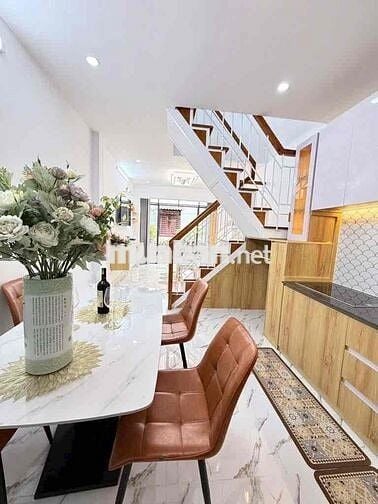 SIÊU PHẨM 2 TẦNG TRẦN THỊ TRỌNG – FULL ĐỒ CAO CẤP – HXH – 4.6 TỶ