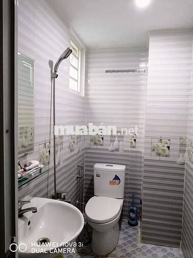 Phòng trọ cao cấp 21 m2 , có máy lạnh, máy giặc, sát Q. Gò Vấp