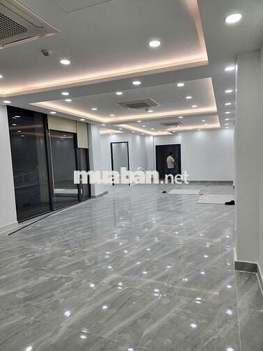 CHO THUỂ TÒA NHÀ LÀM VP/CTY QL 13 CŨ CÓ THANG MÁY