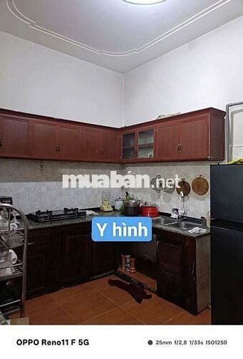 Nhà thuê 4×16 lầu suốt 3 pn. 2 w. Đường lại Hùng Cường vlb vào 2/