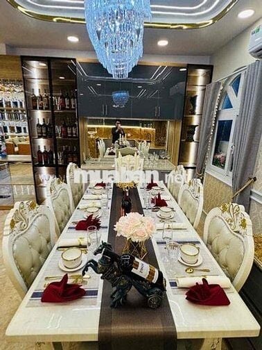 LẦU ĐÀI TÌNH ÁI DÁT VÀNG NHÀ CHÍNH CHỦ BÁN