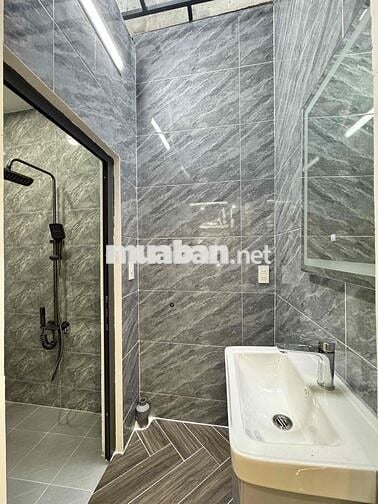 Nhà lầu 4 phòng ngủ hẻm thông, nội thất như hình, đg Lê Văn Lương