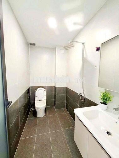 1 căn *** Q. Tân Phú nhà mới 100% hẽm xe hơi thông