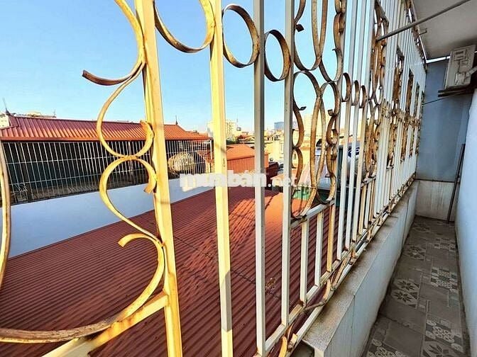 Trống sẵn Studio 28m2 full đồ ban công thoáng, Đội Cấn