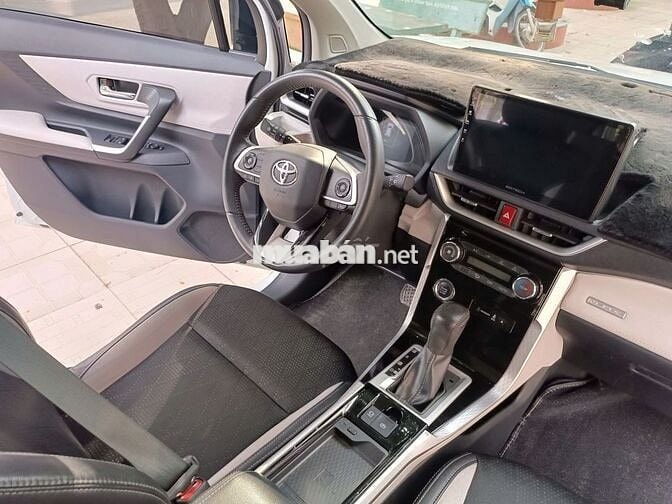 Toyota Veloz Cross 2022 CVT Top - 19000 km