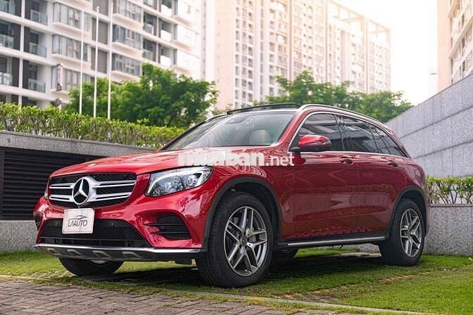 Mercedes GLC300 4Matic - Model 2020 - Đỏ/Kem