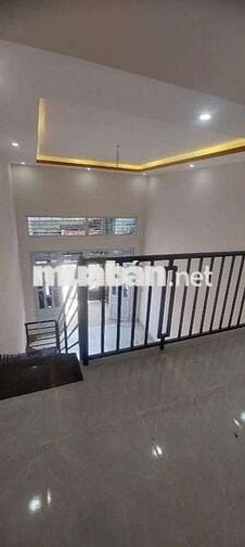 Cho thuê nhà mt tx 22 kinh doanh buôn bán nhỏ giá 9tr