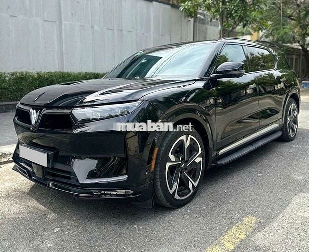 VinFast VF9 Plus 2025 màu đen, mua Pin