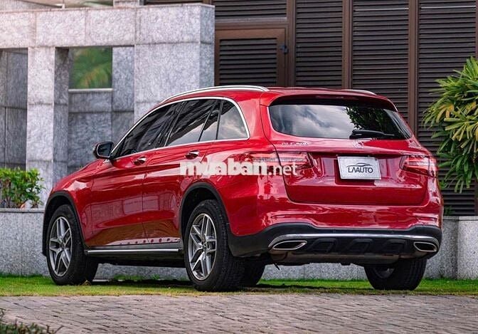 Mercedes GLC300 4Matic - Model 2020 - Đỏ/Kem