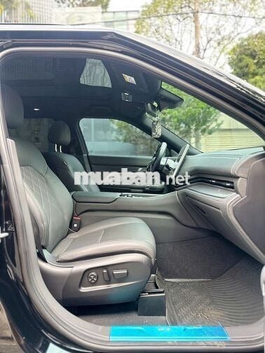 VinFast VF9 Plus 2025 màu đen, mua Pin