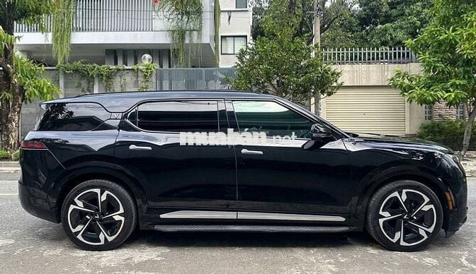 VinFast VF9 Plus 2025 màu đen, mua Pin