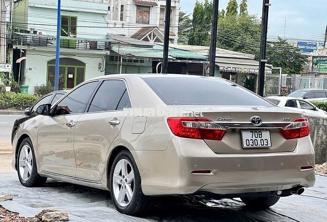 Camry 2.5Q 2014 nội ngoại thất đẹp nét căng