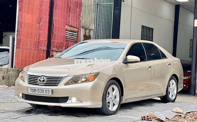 Camry 2.5Q 2014 nội ngoại thất đẹp nét căng
