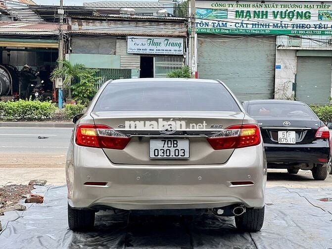 Camry 2.5Q 2014 nội ngoại thất đẹp nét căng