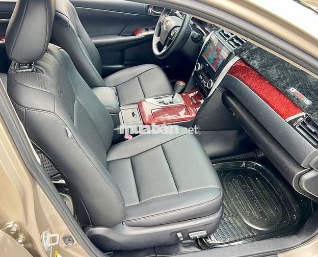 Camry 2.5Q 2014 nội ngoại thất đẹp nét căng