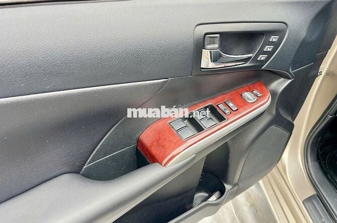 Camry 2.5Q 2014 nội ngoại thất đẹp nét căng