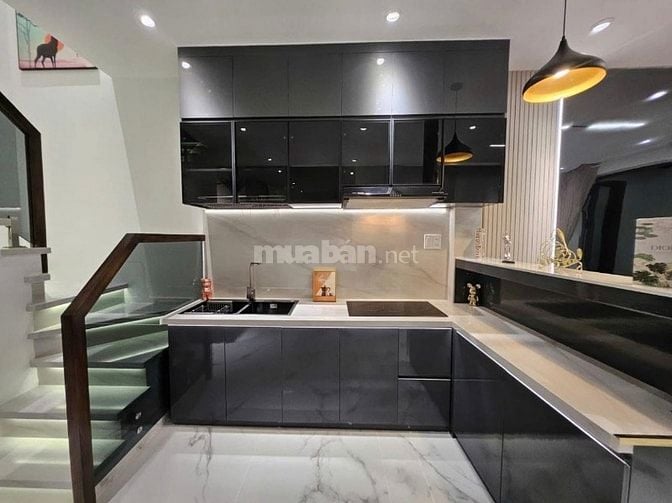 Thanh lý cuối năm nhà Lý Thái Tổ-Quận 10 DT 65m2 giá 1Tỷ990 vào ở ngay