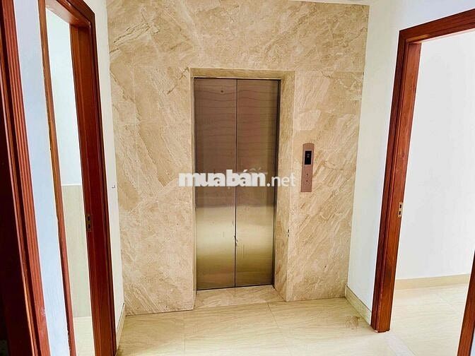 Còn 1 phòng lan can đường số 5 kế bên Đại học luật , Giga mall ,