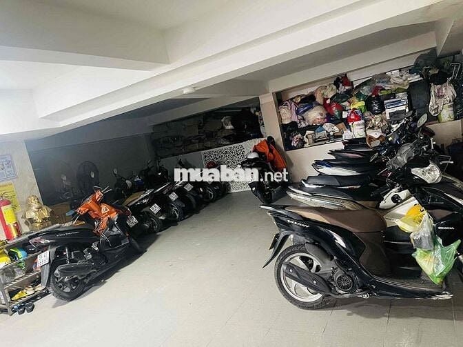 Còn 1 phòng lan can đường số 5 kế bên Đại học luật , Giga mall ,