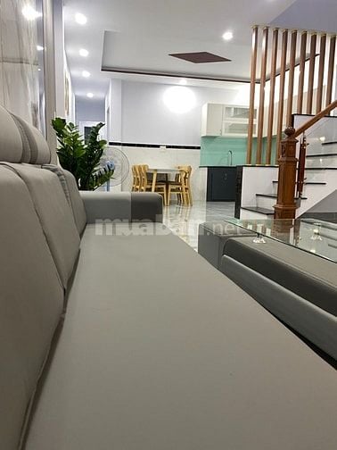 NHÀ BƯNG ÔNG THOÀN NGAY ĐƯỜNG DƯƠNG ĐÌNH HỘI RẼ VÀO 