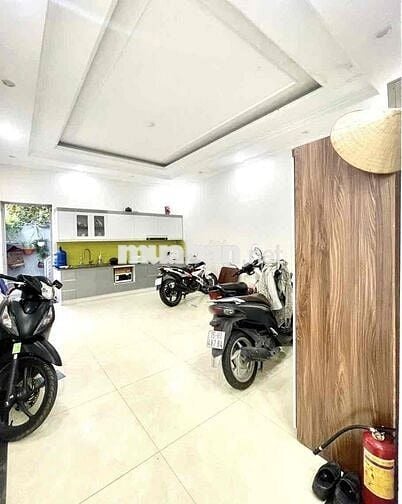 Nhà nghỉ 6 tầng KCN Tràng Duệ doanh thu hơn 1 tỷ/ năm giá 10,5 tỷ