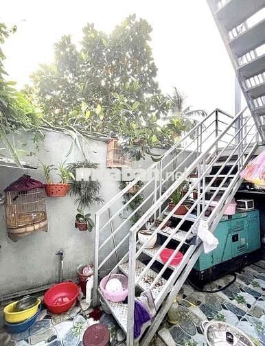 Nhà nghỉ 6 tầng KCN Tràng Duệ doanh thu hơn 1 tỷ/ năm giá 10,5 tỷ