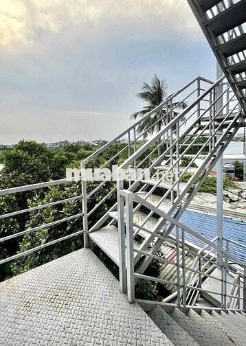 Nhà nghỉ 6 tầng KCN Tràng Duệ doanh thu hơn 1 tỷ/ năm giá 10,5 tỷ