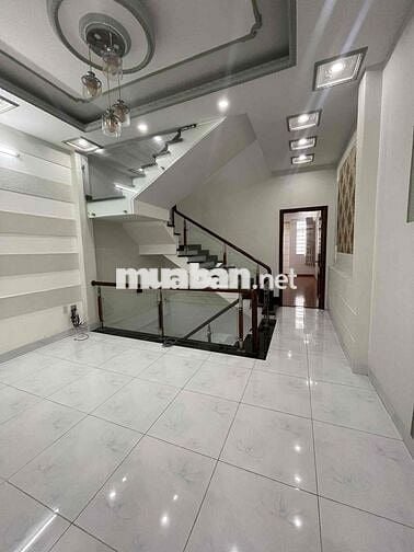 Nhà 2 lầu full nội thất KDC Hồng Phát