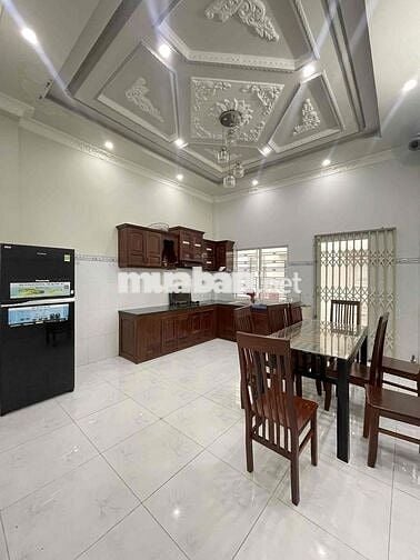 Nhà 2 lầu full nội thất KDC Hồng Phát