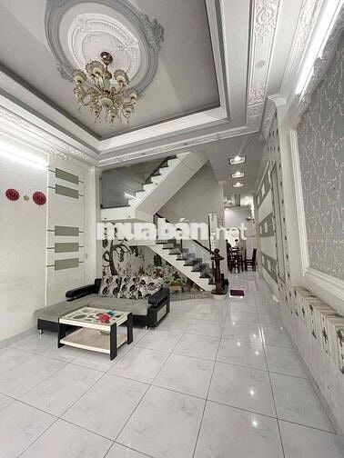 Nhà 2 lầu full nội thất KDC Hồng Phát