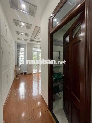 Nhà 2 lầu full nội thất KDC Hồng Phát