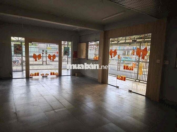 Cho thuê nhà góc 2 mặt tiền Bình Phú P10 Q6