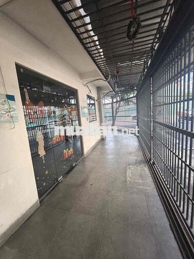 Cho thuê nhà góc 2 mặt tiền Bình Phú P10 Q6