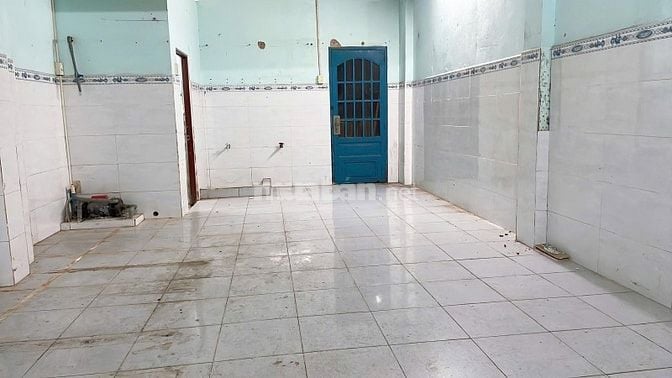 Nhà 1 trệt 1 lửng 33m2 nở hậu hẻm ô tô sát mặt tiền đường gần aeon TP