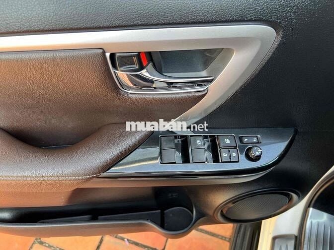 Fortuner 2018 Dầu tự động Xe gia đình SG 51G-