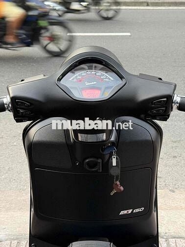 Vespa GTS S 150 150 2022 chính chủ xe đẹp mới 90%