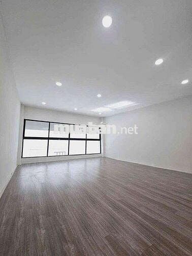 Mb PASTUER Q1. ĐỐI DIỆN SG CENTER, DT 100M2. giá có 20tr