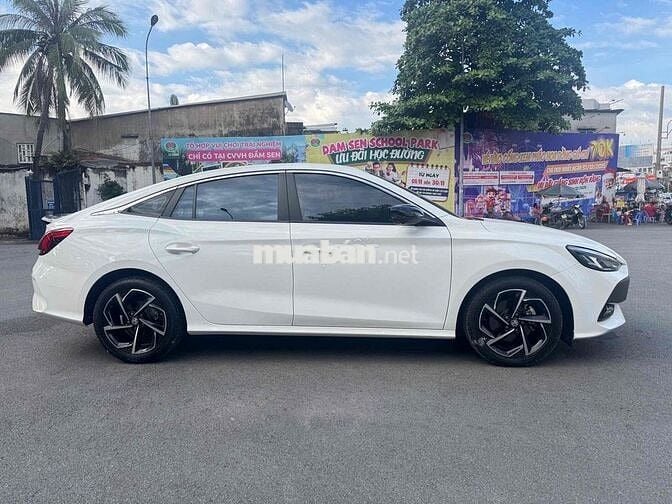 MG5 2022 Luxury bản Full kịch nóc 1 chủ mua mới