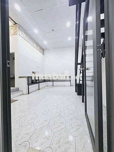 Mb PASTUER Q1. ĐỐI DIỆN SG CENTER, DT 100M2. giá có 20tr