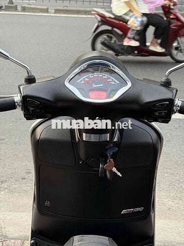 Vespa GTS S 150 150 2022 chính chủ xe đẹp mới 90%