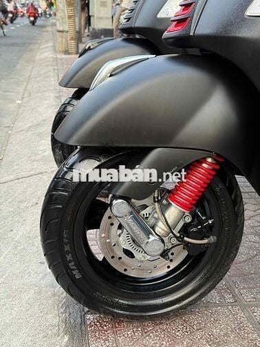 Vespa GTS S 150 150 2022 chính chủ xe đẹp mới 90%