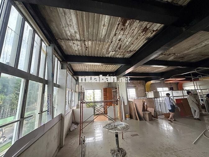 Cho thuê nhà toà nhà Nguyễn Tri Phương 3,5 tầng 1000m2