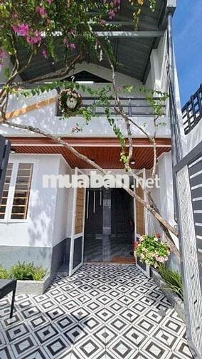 Nhà 1 Lầu 4 x 10m Đường Xe ÔTô , Nội Thất Sổ Hồng Sẵn. Giá 920Tr TL