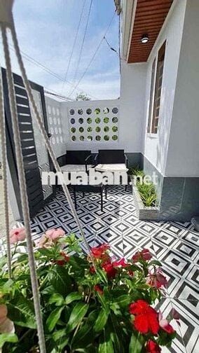 Nhà 1 Lầu 4 x 10m Đường Xe ÔTô , Nội Thất Sổ Hồng Sẵn. Giá 920Tr TL