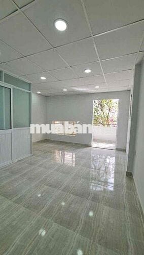 Nhà 1 Lầu 4 x 10m Đường Xe ÔTô , Nội Thất Sổ Hồng Sẵn. Giá 920Tr TL