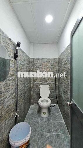 Nhà 1 Lầu 4 x 10m Đường Xe ÔTô , Nội Thất Sổ Hồng Sẵn. Giá 920Tr TL