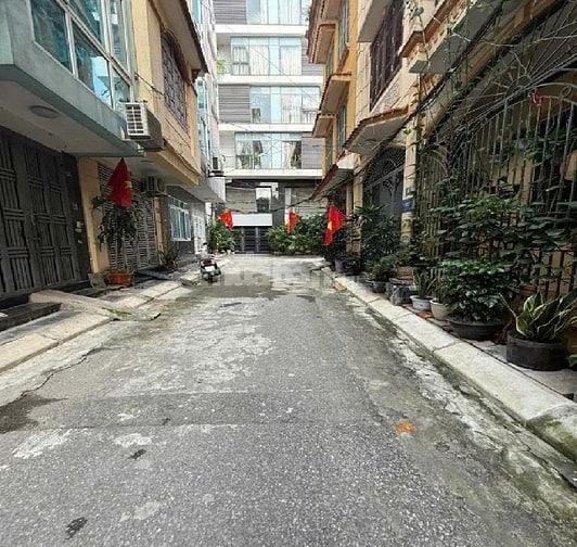 Bán gấp nhà Ngõ ô tô, phân lô , trung tâm cầu giấy giá nhỉnh 14 tỷ