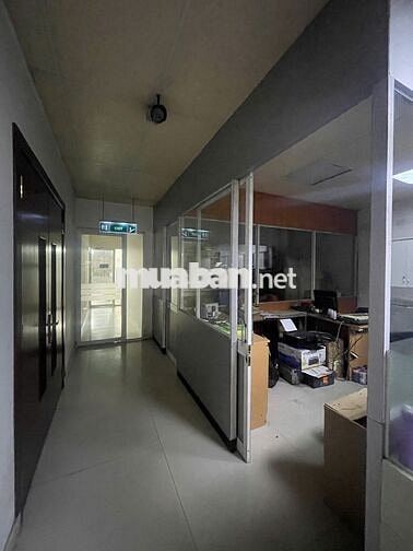 Cho thuê nhà toà nhà Nguyễn Tri Phương 3,5 tầng 1000m2