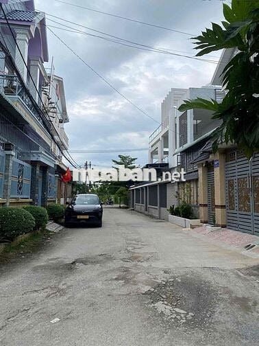 Cho thuê 4 x24-1 lau -4 phong  Giá 8 tr/1 tháng  Cọc 1 tháng  Lh 09382