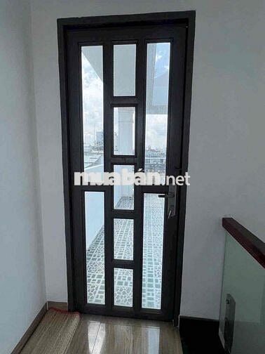 nhà 4x10m 4 tầng 4pn 3wc, có sẵn 4 máy lạnh, 1 tủ lạnh 1 máy giặt